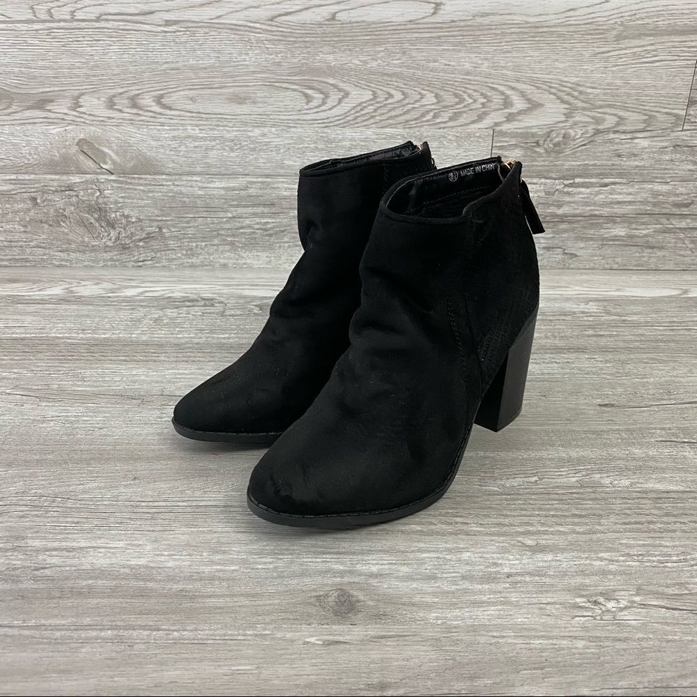 NWOT Celia Black Suede Ankle Zip Up Booties